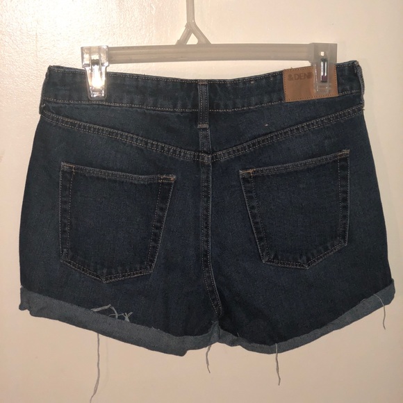 shorts - Picture 2 of 4